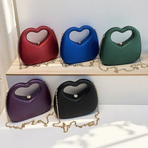 Women Heart Acrylic Hard Shell Evening Bag Light Luxury Chain Shoulder Bag Heart Cutout Handheld Clutch Bag Party Bag