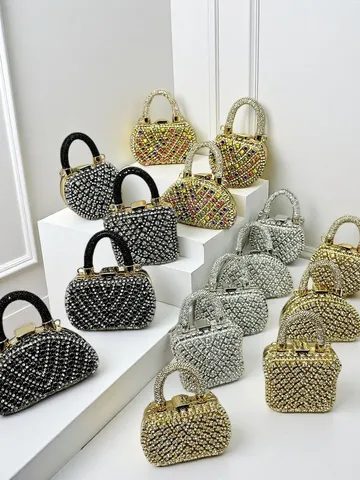 Damen Strass Mini Abendtasche Mode Kette Umhängetasche Lippenstifttasche Luxus Legierung Eingelegte Party Bankett Kleine Handtasche