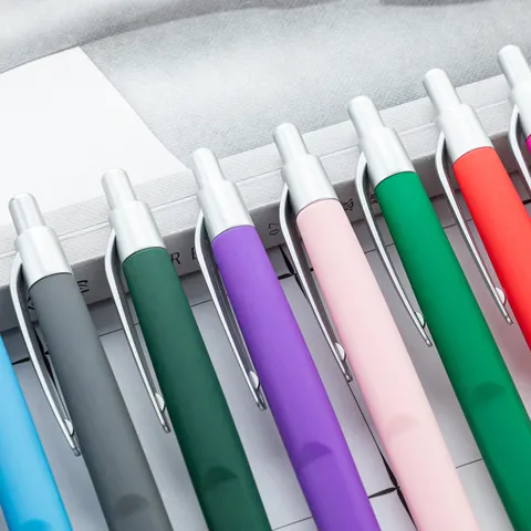 Retractable Ballpoint Pen Colorful Spray-Glue Plastic Writing Pen Business Office Gift Promotional Advertising Ballpoint Pens
