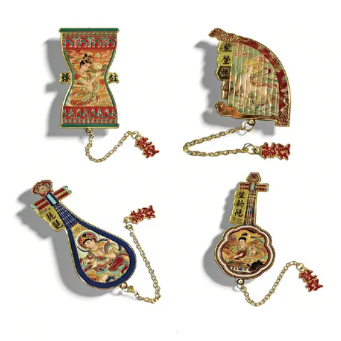 Segnalibro in Metallo a Forma di Strumento Musicale Apsaras di Dunhuang Segnapagina Traforato Vintage Con Ciondolo a Nappa