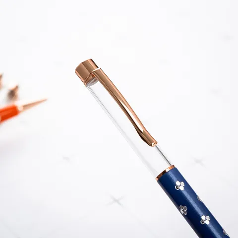 Δημιουργικό DIY Κρυστάλλινο Μεταλλικό Στυλό Διαρκείας Υγρό Στυλό Κινούμενης Άμμου Τριφύλλι Στρας Γραφείο Σχολείο Στυλό Γραφής