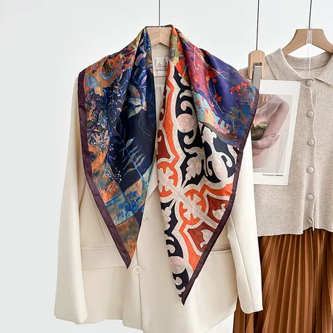Women's Vintage Velvet Square Scarf Paisley Floral Printed Elegant Neck Scarf Fashion Head Scarf For Daily Wear