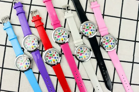 Kinder Quarzarmbanduhr Süß Bunt Herz Zifferblatt Kunstleder Armband Leuchtende Zeiger Lässig Kinder Armbanduhr