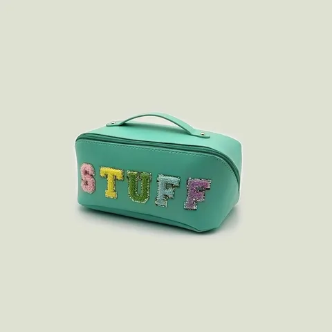 Große Kapazität PU Leder Kosmetiktasche Bestickter Buchstabe Reise Kulturbeutel Tragbare Kissen Make-up Tasche Damen