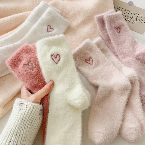 Calcetines de Media Pantorrilla de Forro Polar de Visón Sintético Grueso de Invierno para Mujer Dulce Bordado de Corazón