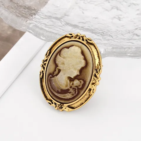 Vintage Court Style Zinc Alloy Cameo Brooch Pin Elegant Hollow Border Victorian Portrait Relief Brooch For Suit Shirt Unisex Jewelry