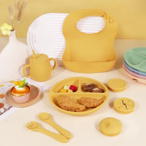 Silikon Baby Geschirrset Kleinkind Fütterung Geteilter Teller Lätzchen Trinkbecher Löffel Gabel