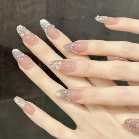 Handmade Press On Nails Nude Pink Cat Eye Lily of the Valley Rhinestone False Nails Spring Summer Artificial Nail Art Tips Set