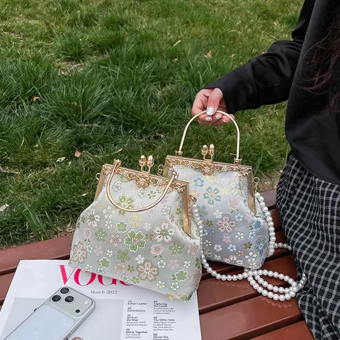 Retro Geborduurd Bloemen Schelp Avondtas Vrouwen Elegante Parel Ketting Crossbody Tas Vintage Chique Stof Handtas