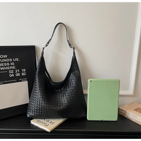 Vintage French Style Woven PU Leather Shoulder Bag For Women Large Capacity Braided Underarm Tote Hobo Commuter Handbag
