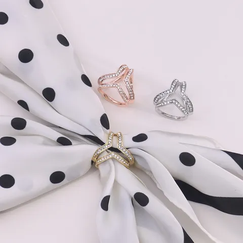 Fibbia per Sciarpa a Tre Anelli in Strass Multi-Stile Anello per Foulard in Metallico Geometrico Clip per Scialle Versatile Accessorio