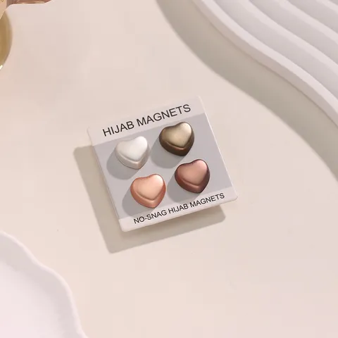 Spille per Hijab Magnetiche a Cuore Opaco Fermaglio per Sciarpa Senza Strappi Scialle Fissaggio Spilla Accessori per Copricapo Musulmano Donna