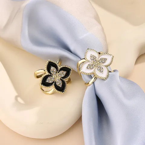Stile Coreano Quadrifoglio Fibbia per Sciarpa in Seta Lega Smalto Strass Spilla Moda Gioielli Anello per Sciarpa Clip Regalo