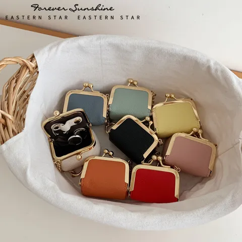 Mini Borsa per Gioielli in Pelle PU con Chiusura a Scatto Piccolo Portamonete Portatile con Catena in Metallo per Anelli Collane Orecchini Accessori da Viaggio