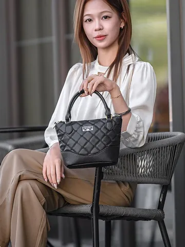 Women Fashion Handbag PU Leather Quilted Shoulder Bag Large Capacity Crossbody Bag Casual Tote Bag Daily Travel Purse