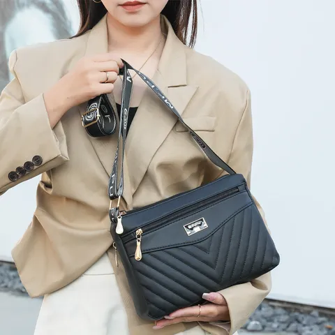 Women PU Leather Shoulder Bag Casual Crossbody Bag Large Capacity Fashion Chic Satchel Handbag Daily Commuting Bag