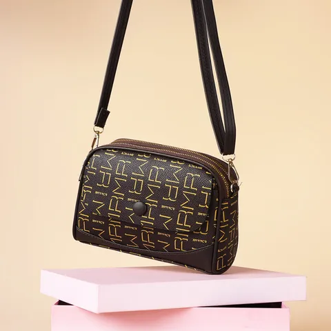 Damen Mode PU Leder Umhängetasche Vintage Monogramm Muschel Schultertasche Casual Pendeln Handtasche