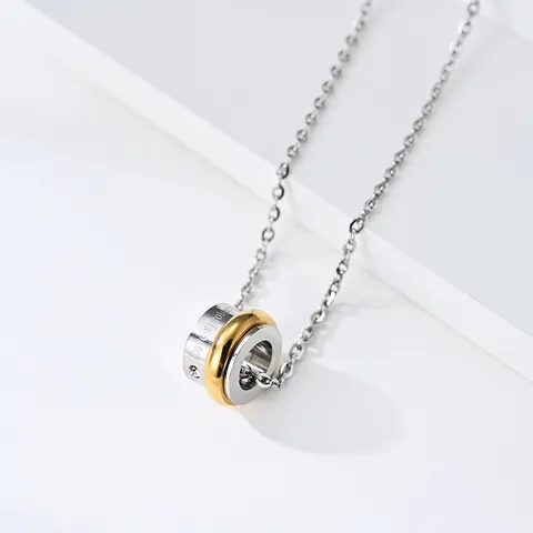 Collier Pendentif Tournant en Acier Titane Strass Rotatif Double Anneau Pendentif Gravé Bijoux de Mode Pour Hommes Femmes
