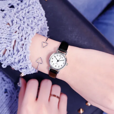 Damen Quarz Uhr Vintage Lässig Kleines Zifferblatt Legierung Armband Damen Armbanduhr Retro Mode Einfache Armbanduhr