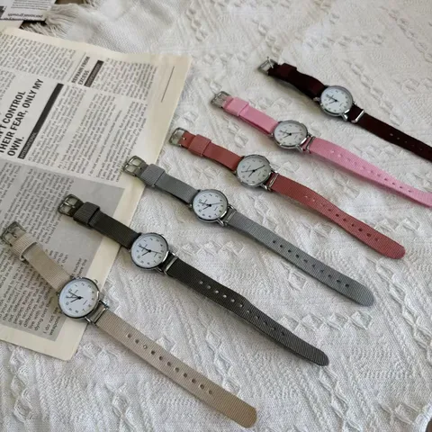Minimalistische Ultradünne Quarzuhr Für Damen Casual Schüler Armbanduhr Mit Edelstahlgehäuse Und Nylon Canvas Armband