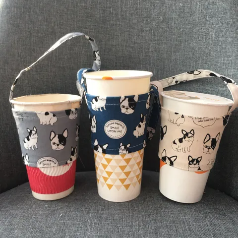 Tragbare Baumwolle Cartoon Hund Bedruckt Getränketräger Tasche Wiederverwendbare Milch Tee Tasse Ärmel Mit Griff Für Kaffee Getränke