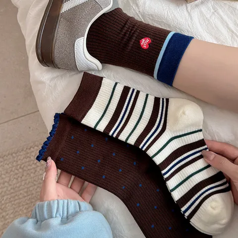 Chaussettes Mi-Hautes Décontractées en Mélange de Coton pour Femmes Style Coréen Cœur Brodé Rayé Pois