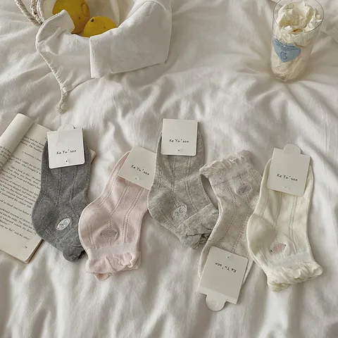 Chaussettes Courtes Mignonnes en Dentelle à Volants pour Femmes Chaussettes de Cheville Décontractées Respirantes en Mélange de Coton Brodées de Nœud Papillon Doux