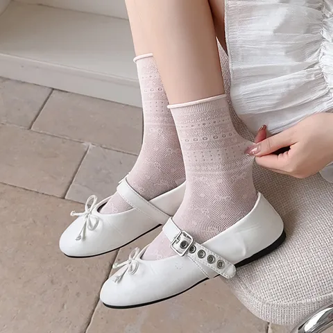 Calcetines de Media Pantorrilla Dulces de Estilo Japonés con Volantes Calados Corazón Lazo para Mujer Algodón Transpirable Casual Color Sólido Lindo