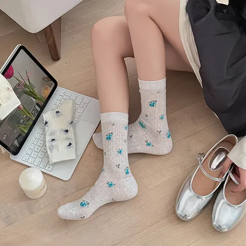 Chaussettes Mi-hautes Douces à Fleurs Maille Ajourée pour Femmes Décontractées Respirantes Mélange de Coton Printemps Été Quotidien