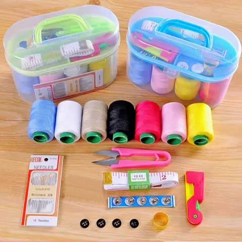 Scatola per Kit da Cucito Portatile per la Casa Cestino da Cucito Mini da Viaggio Multiuso Con Fili Aghi Forbici Metro a Nastro Strumenti