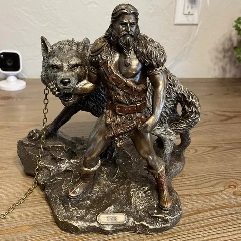 Σκανδιναβική Μυθολογία Θεός Tyr Και Λύκος Fenrir Φιγούρα Από Ρητίνη Αντικέ Μπρούτζος Άγαλμα Σκανδιναβικού Θεού Διακοσμητικό Γραφείου Διακόσμηση Σπιτιού