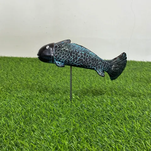 Kreativer Bronzefarbener Leuchtender Koi Fisch Gartenpfahl Harz Handwerk Hof Und Outdoor Dekoratives Ornament