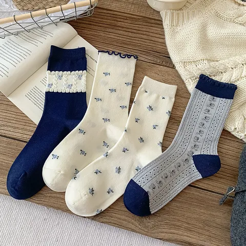 Chaussettes Mi-Mollet Vintage Japonaises Femmes Bleu Marine Coton Peigné Bordure Laitue Chaussettes Plissées Pointe Sans Couture