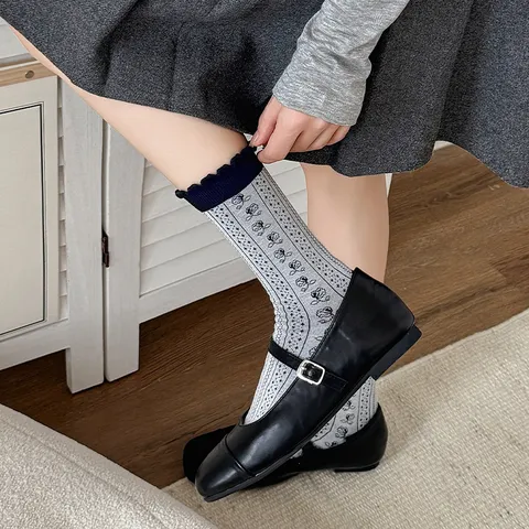 Chaussettes Mi-Mollet Vintage Japonaises Femmes Bleu Marine Coton Peigné Bordure Laitue Chaussettes Plissées Pointe Sans Couture