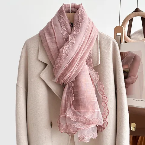 Vrouwen Herfst Winter Sjaal Effen Kleur Spliced Kant Afwerking Lange Sjaal Warme Nek Cover Mode Dagelijkse Accessoires