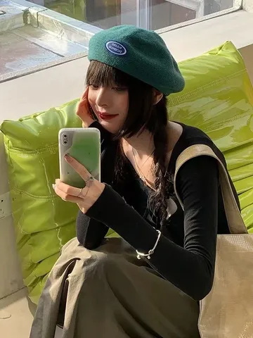 Boina de Punto para Mujer Otoño Invierno Vintage Británico Literario Casual Gorra de Pintor Moda Streetwear Color Sólido Cálido