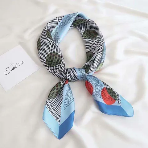 Dames Mode Satijn Sjaal Kleine Vierkante Nek Sjaal Bedrukt Elegant Chique Bloemen Polkadot Halsbekleding Voor Dagelijks Woon-Werkverkeer