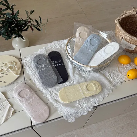 Damen Koreanischer Stil Atmungsaktive Mesh Baumwolle Füßlinge Einfarbige Unsichtbare Socken Mit Schleife Rutschfeste Socken