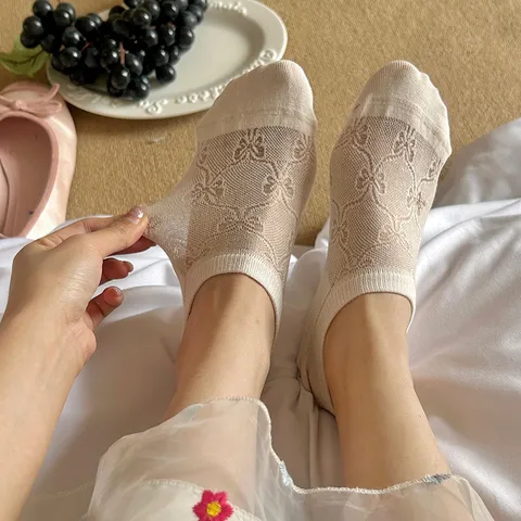Damen Koreanischer Stil Atmungsaktive Mesh Baumwolle Füßlinge Einfarbige Unsichtbare Socken Mit Schleife Rutschfeste Socken