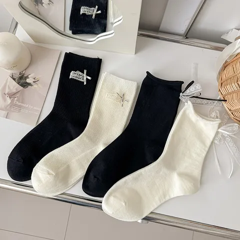 Koreanischer Stil Süß Baumwolle Wadenlang Socken Für Damen Spitzenbesatz Schleife Gerippt Gestrickt Lässig Socken