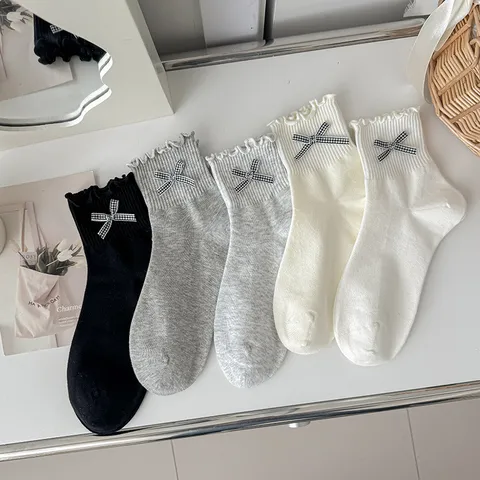 Damen Süß Preppy Baumwolle Wadenlange Socken Karierte Schleife Rüschenkante Gestrickt Atmungsaktiv Nahtlose Spitze Alltag Socken