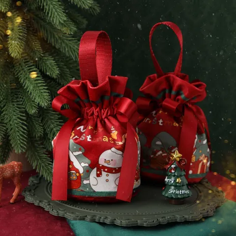 Sac Cadeau de Noël à Cordon Tissu de Velours Père Noël Bonhomme de Neige Impression Poignée en Ruban Veille Pomme Bonbons Pochette de Rangement Sacs de Décoration de Fête de Noël