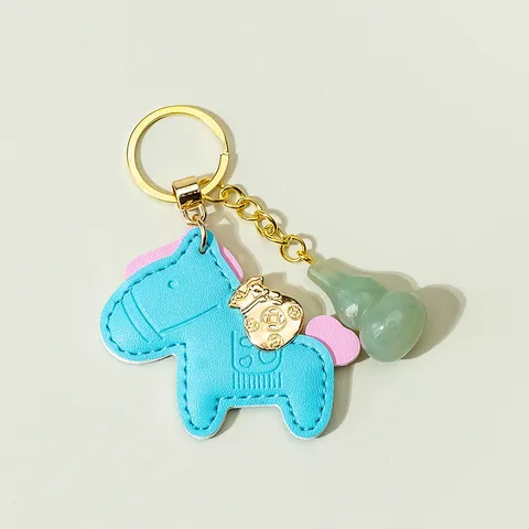 Creative Leather Horse Keychain with Natural Crystal Gourd Charm Luxury Bag Pendant Lucky Amulet Keychain for Car Keys Backpack Charm