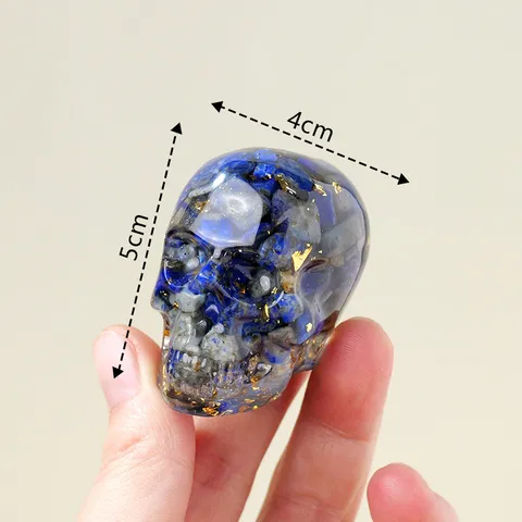 Natural Crystal Stone Resin Skull Ornament Gothic Halloween Decoration Crushed Stone Gold Foil Epoxy Resin Skull Figurine