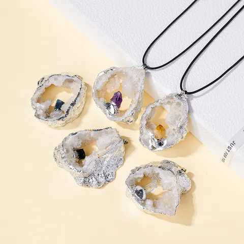 Natural Crystal Raw Geode Agate Pendant Necklace Silver Plated Edge Irregular Quartz Stone Druzy Pendant For Women Men Unique Healing Crystal Jewelry Charm Gift