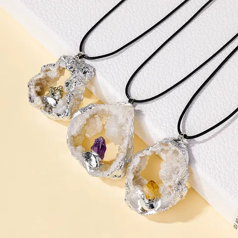 Natural Crystal Raw Geode Agate Pendant Necklace Silver Plated Edge Irregular Quartz Stone Druzy Pendant For Women Men Unique Healing Crystal Jewelry Charm Gift