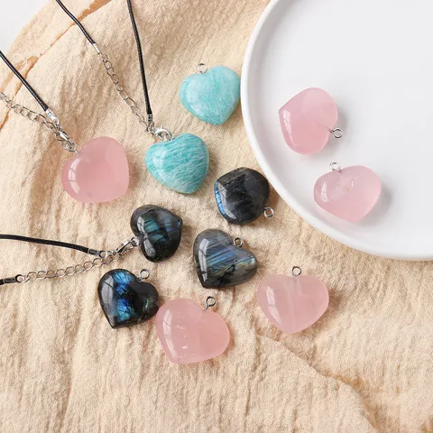 Natural Crystal Heart Pendant Necklace For Women Modern Minimalist Hand Polished Healing Stone Heart Shape Choker Charm Alloy Link Chain Jewelry Valentine Birthday Gift