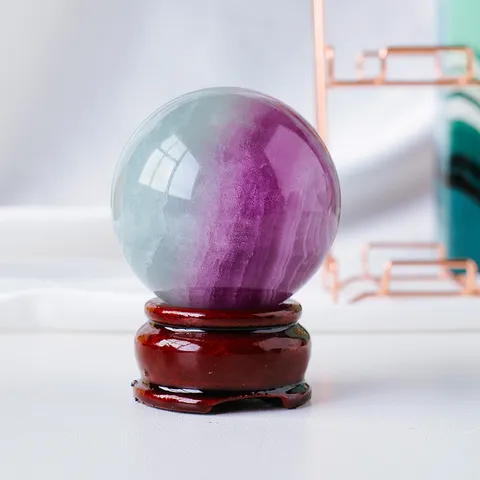Natürliche Regenbogen Wassermelonen Fluorit Kristallkugel Handpoliert Heilstein Sphäre Mit Holzständer Zuhause Büro Dekor