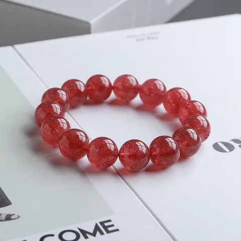 Natürliches Erdbeerquarz Perlenarmband Runde Edelstein Strangkette Für Frauen Modernes Minimalistisches Kristallschmuck Geschenk