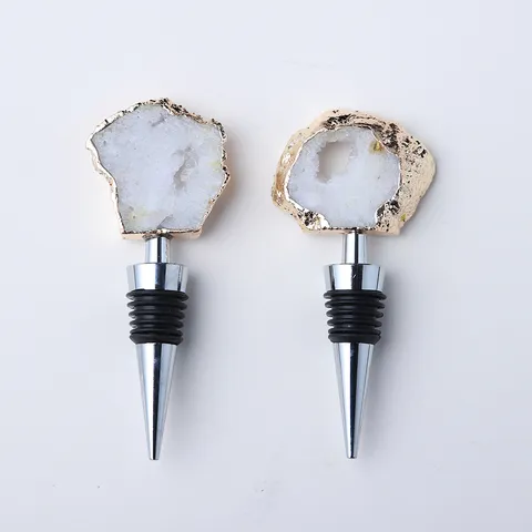 Natürlicher Achat Geode Weinverschluss Galvanisierter Rand Kristall Achat Rohstein Wiederverwendbarer Weinflaschenstopfen Für Bar